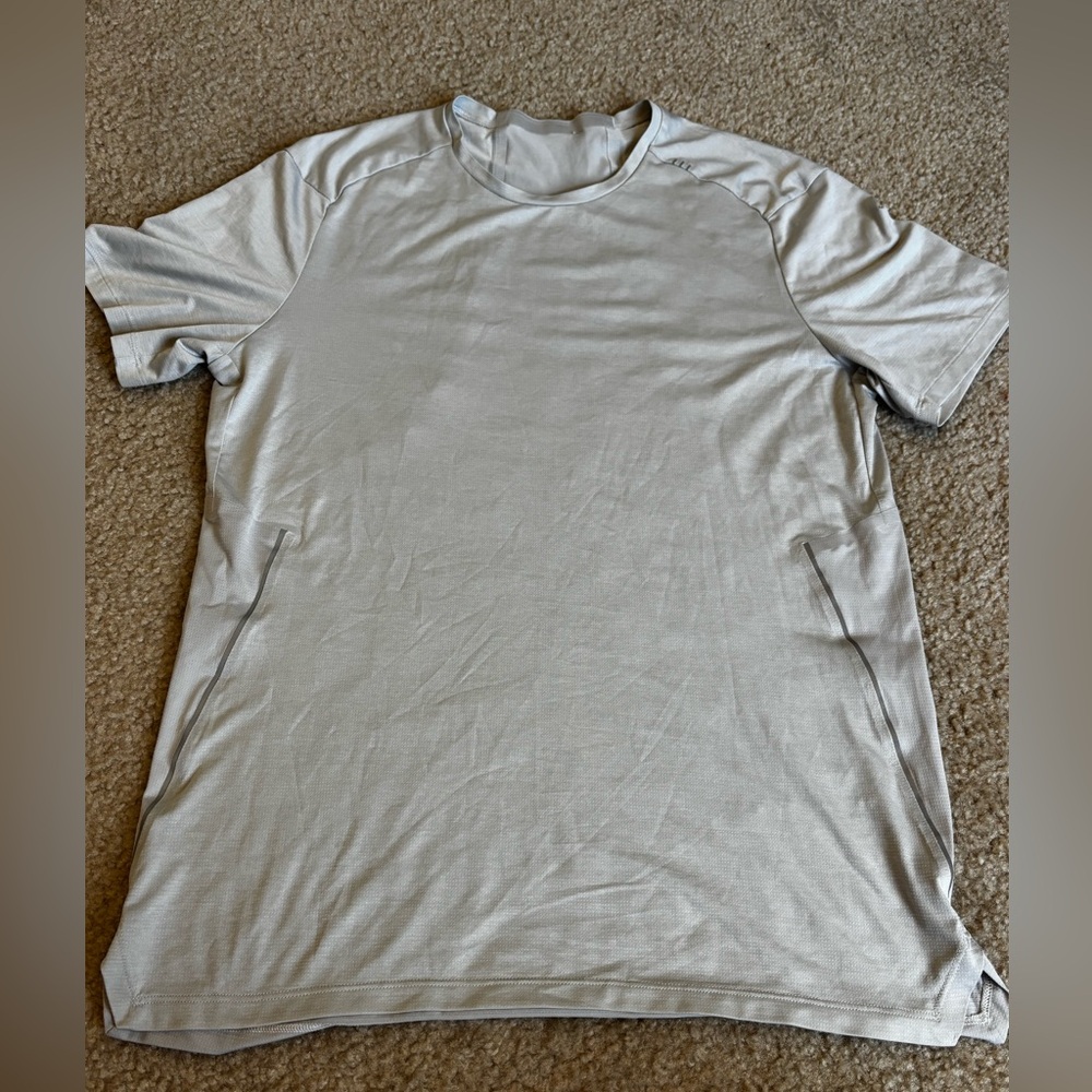 Lululemon Men's Light Gray Short-Sleeve Performance Tee - Estimated Size Small